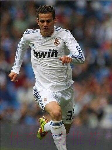 每体:穆帅有意为罗马引进皇马后卫纳乔 每体:穆帅有意为罗马引进皇马后卫纳乔